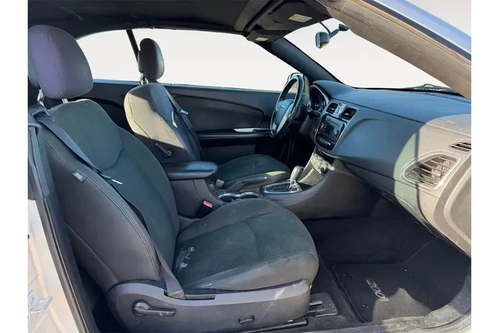 $9500 : Chrysler 200 2012 Touring 2d image 4