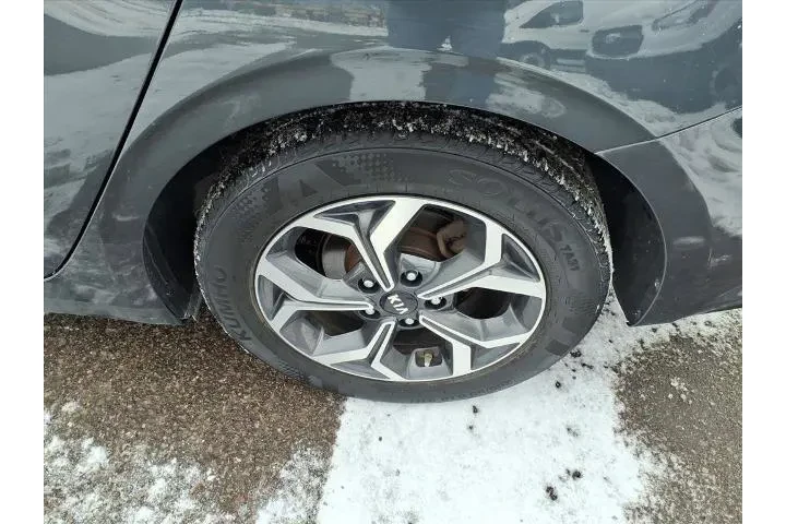 $13488 : Kia Forte 2019 LXS 4dr Sedan image 6