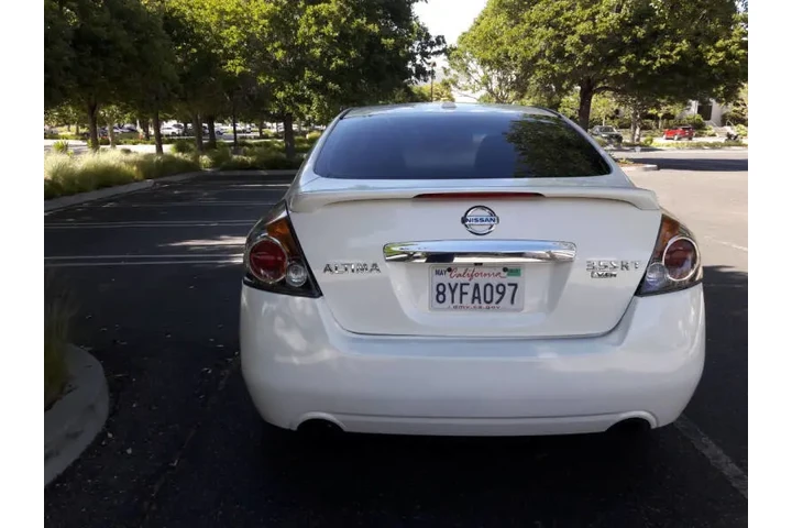 $7700 : 2012 Altima 3.5 SR image 10