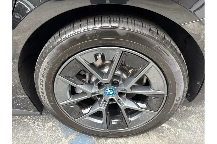 $33988 : BMW i4 2023 eDrive40 Gran Co image 9