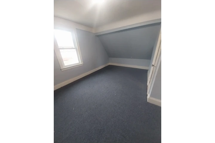 $2700 : Grande en 2fl. / 3br 1bano. / image 3