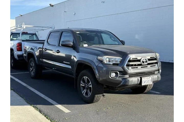 $24869 : Toyota Tacoma 2016 4x2 SR5 V image 1