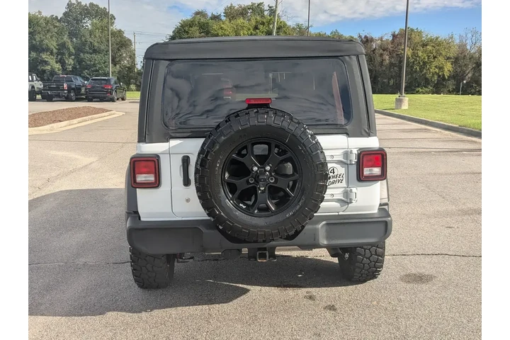 $32329 : Jeep Wrangler Unlimited 2021 image 4