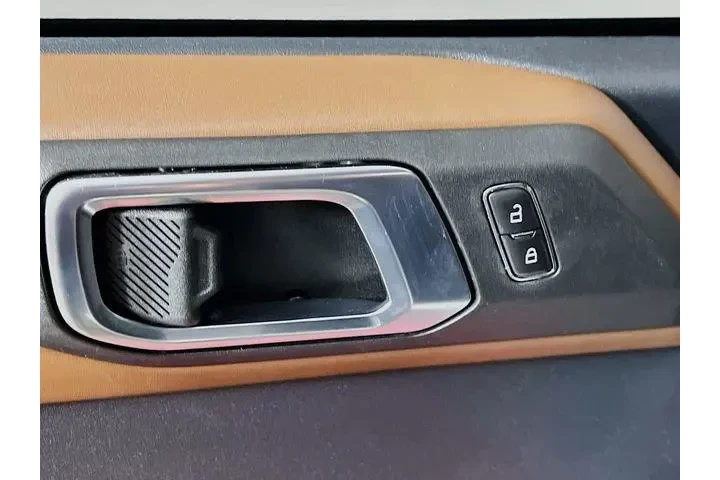 $39975 : Ford Bronco 2023 4x4 Outer B image 9