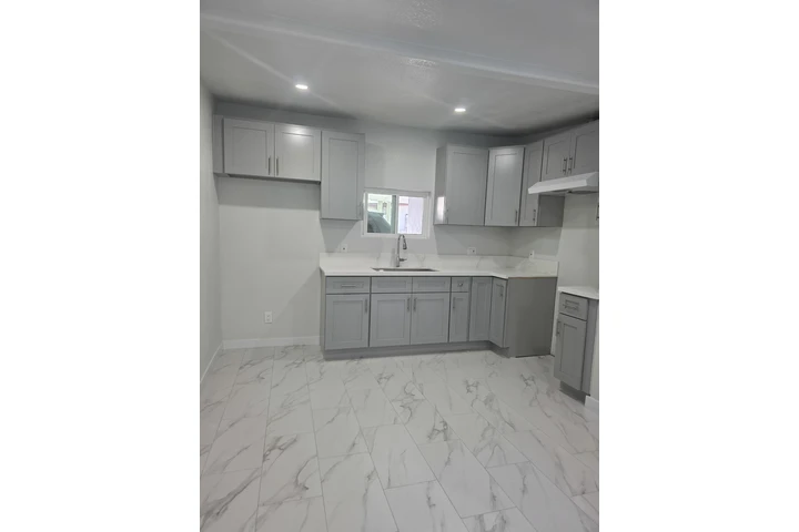 $2000 : Renta de casa , house for rent image 5