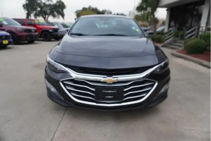 $18988 : Chevrolet Malibu 2023 LT 4dr image 2
