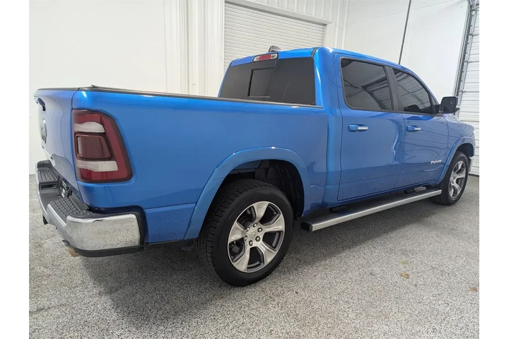 $31997 : Ram 1500 2021 4x2 Laramie 4d image 3