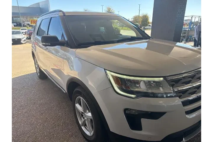 Ford Explorer 2018 XLT 4dr S image 4
