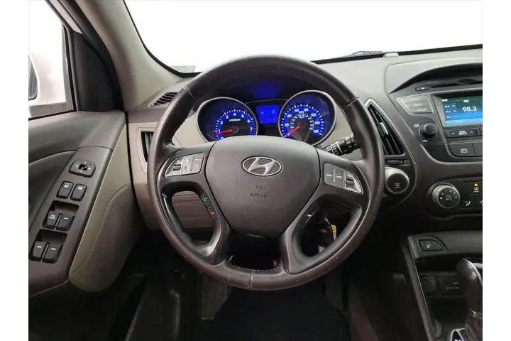 $12998 : Hyundai TUCSON 2015 AWD SE 4 image 10