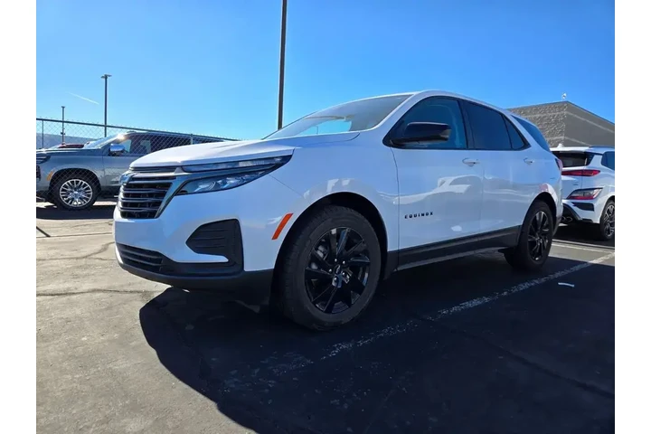 $20991 : Chevrolet Equinox 2023 LS 4d image 2