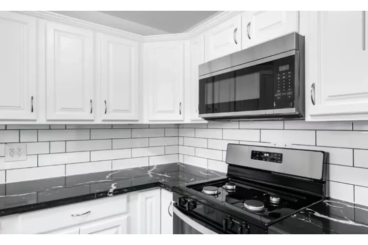 $1950 : 3Bedroom Available for rent image 4