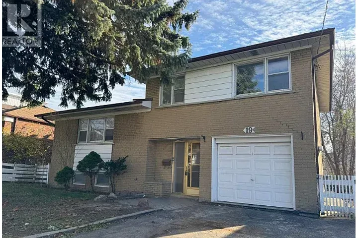 $2100 : A BEAUTIFUL 3 BED APARTMENT image 2