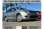 $16777 : 2017 Pacifica Touring-L thumbnail