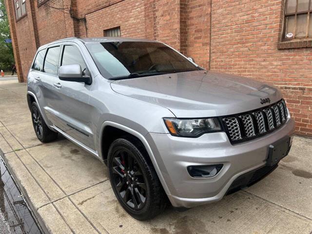 $18000 : 2017 Grand Cherokee Altitude image 10