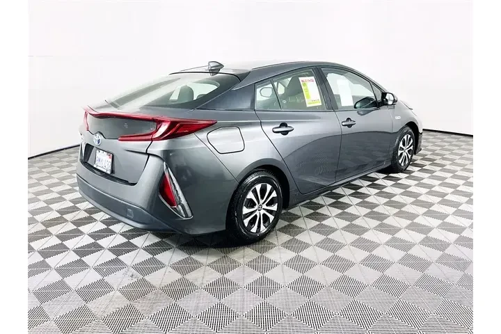 $17900 : Toyota Prius Prime 2020 LE 4 image 7