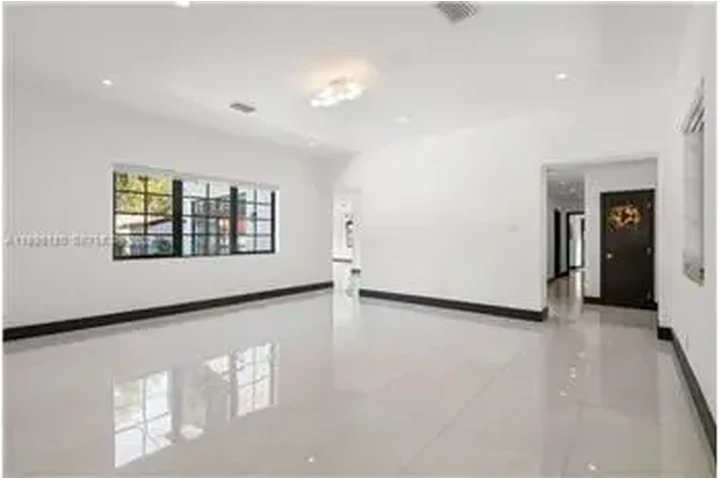 $16000 : Rental property with 4 bedro image 9