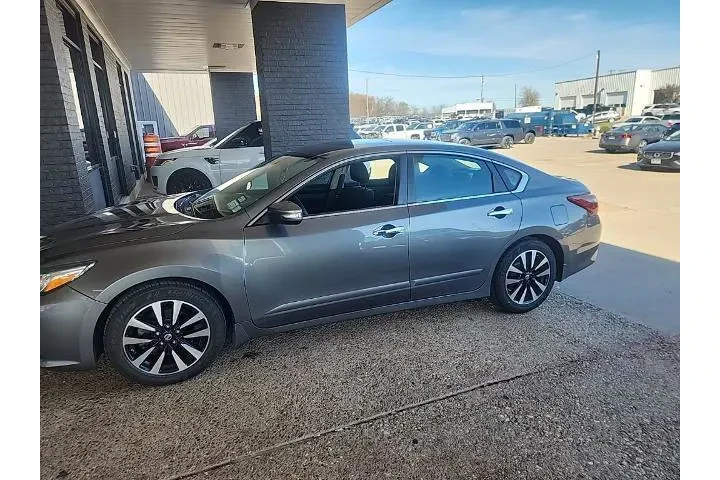 $10033 : Nissan Altima 2018 2.5 S 4dr image 1