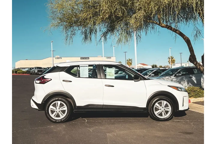 $15837 : Nissan Kicks 2023 S 4dr Cros image 6