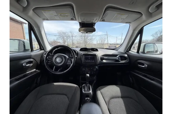 $8999 : 2018 Renegade Latitude image 9