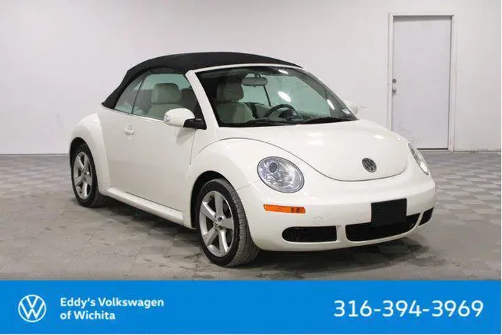 $11910 : Volkswagen New Beetle Conver image 1