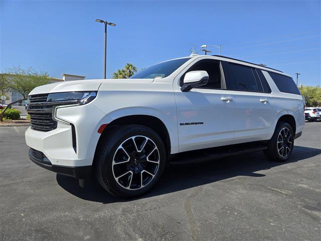 $56809 : Pre-Owned 2022 Suburban RST image 2