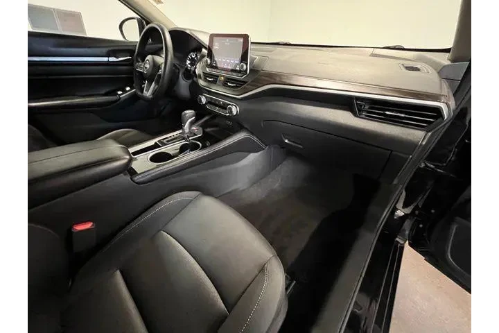 $17960 : Nissan Altima 2023 2.5 SV 4d image 10