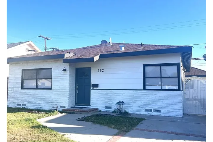 $1650 : 🎗️Move-In Ready🚧 image 2