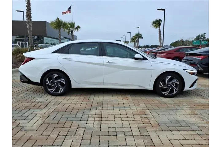 $27765 : Hyundai ELANTRA 2025 SEL Con image 2