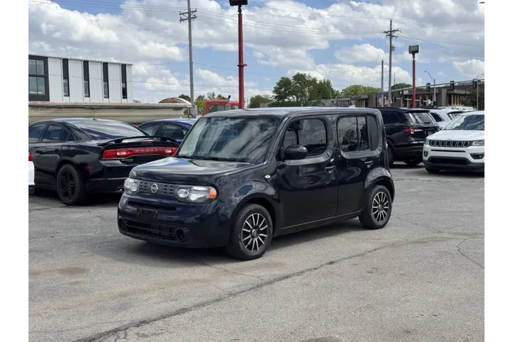 $6750 : 2012 cube 1.8 image 1