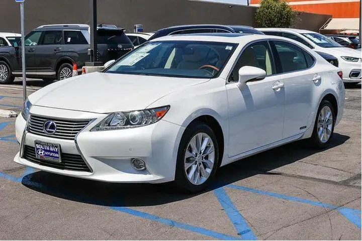 $17998 : Lexus ES 300h 2013 4dr Sedan image 3