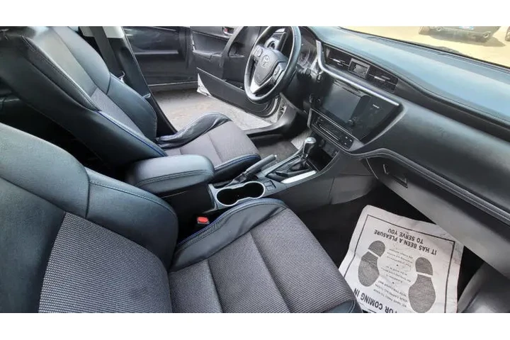 $12995 : 2017 Corolla SE image 10