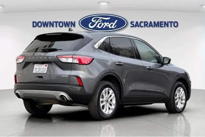 $16994 : Ford Escape 2022 AWD SE 4dr image 3