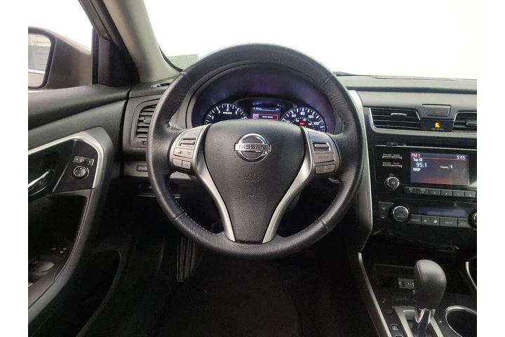 $12998 : Nissan Altima 2014 2.5 SV 4d image 10