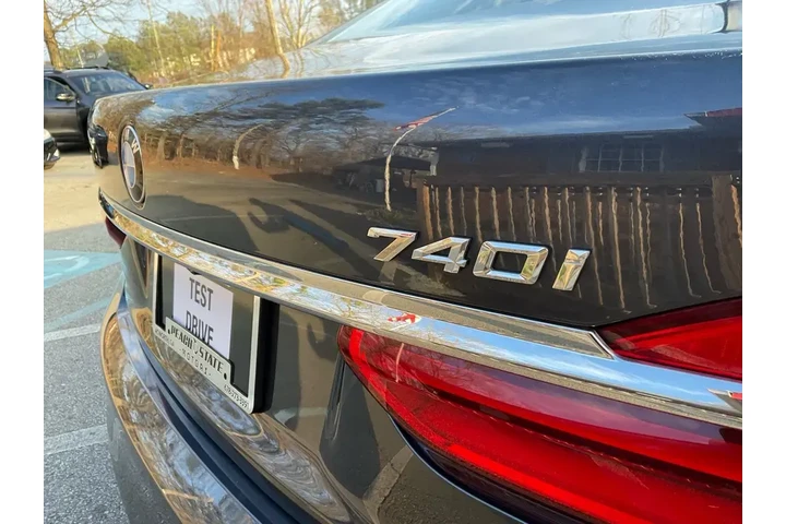 $18985 : BMW 7 Series 2016 740i 4dr S image 9