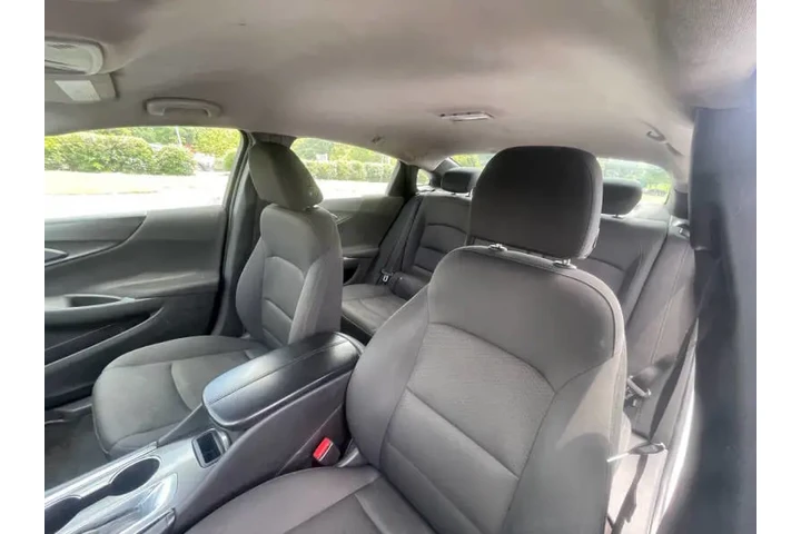 $14000 : 2017 Malibu LT image 10