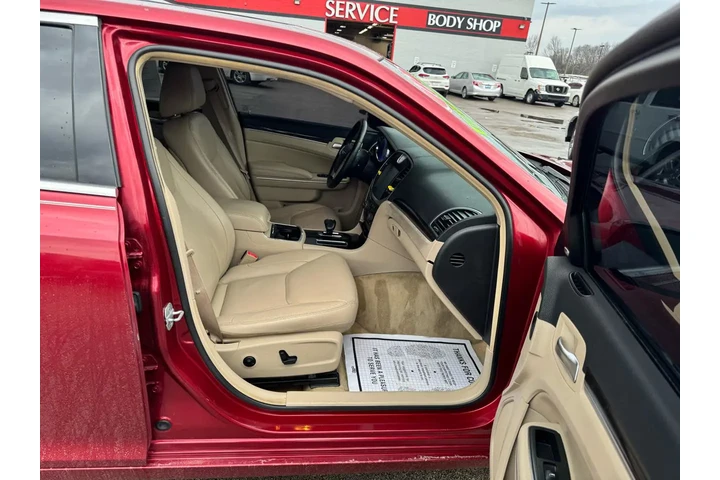 $9450 : 2012 300 4dr Sdn V6 Limited A image 8