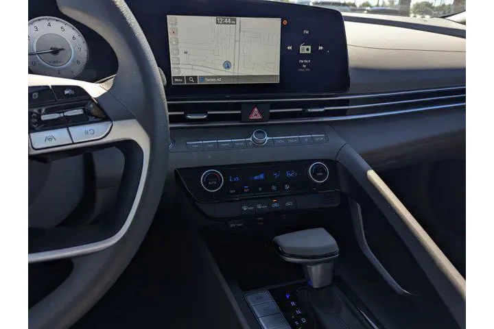 $19999 : Hyundai ELANTRA 2024 SEL 4dr image 10