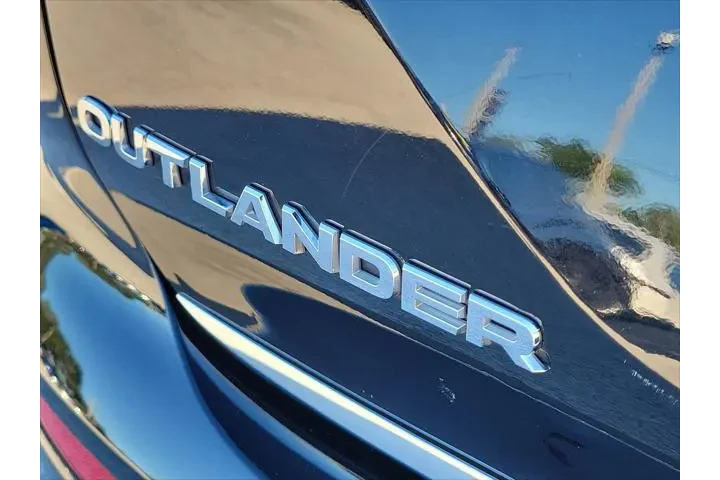 $17788 : Mitsubishi Outlander 2022 ES image 9