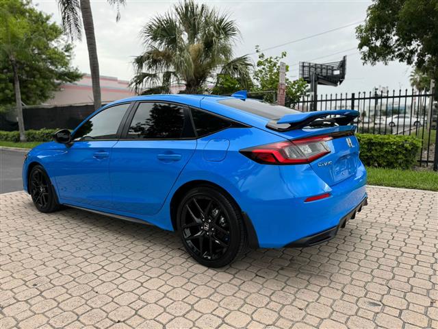 $16900 : Honda Civic Sport HB image 9