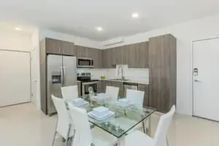 $2095 : Rental property with 2 bedro image 2