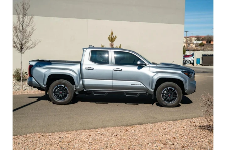 $49995 : 2024 Tacoma TRD Sport image 3