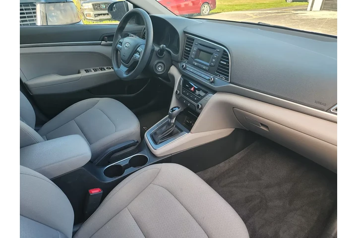 $4500 : 2018 Hyundai Elantra SE image 4