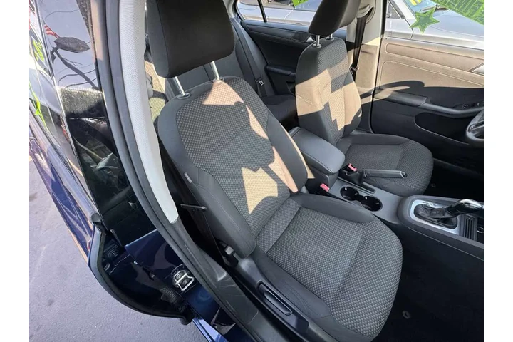 $7988 : 2014 Jetta Sedan S image 1