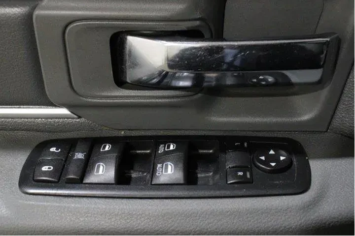 $27998 : Ram 2500 2016 4x4 Big Horn 4 image 7