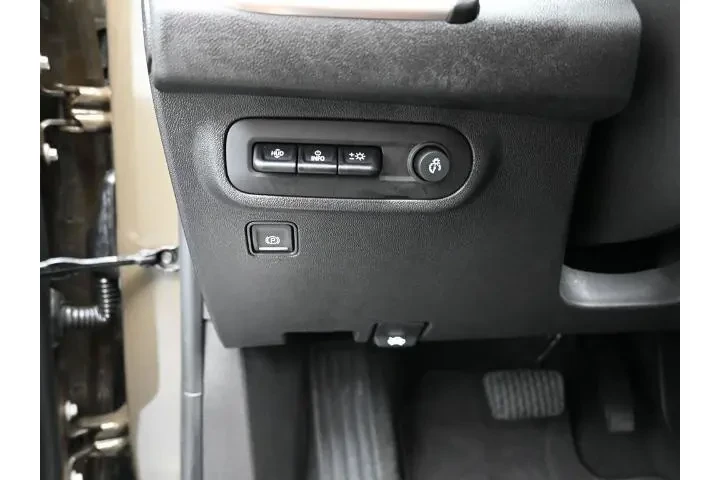 $30591 : GMC Terrain 2023 AWD Denali image 10