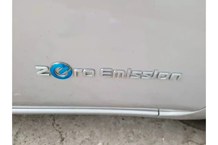 $3500 : 2011 NISSAN LEAF2011 NISSAN L image 4