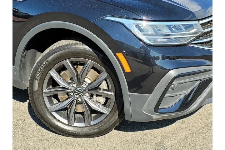 $17000 : Volkswagen Tiguan 2022 SE 4d image 9