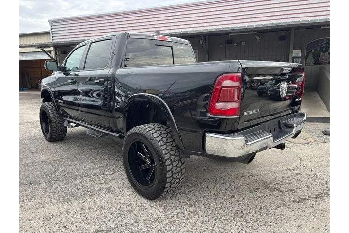 2021 RAM 1500 Laramie Crew Ca image 6