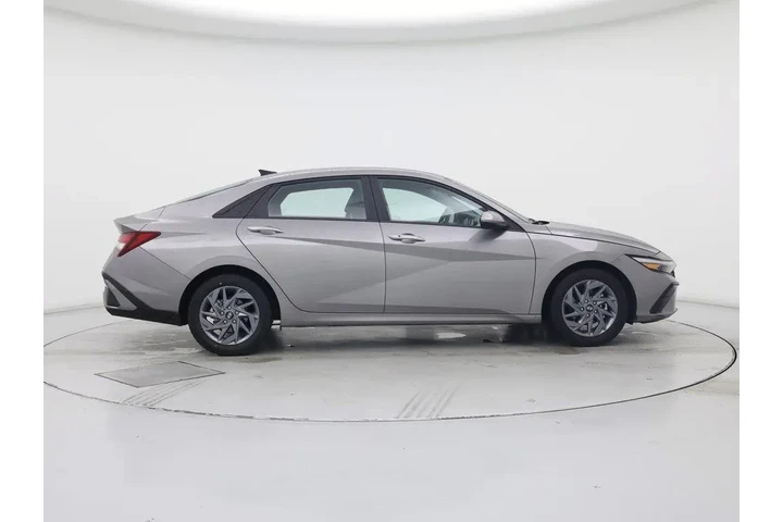 $22998 : Hyundai ELANTRA 2024 SEL 4dr image 7