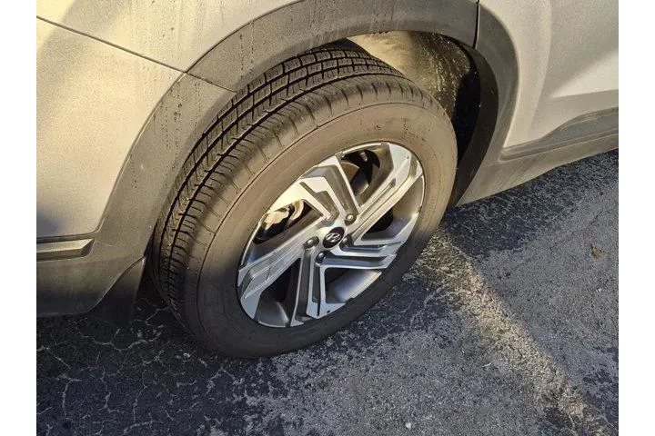 Hyundai SANTA FE 2023 SEL 4d image 5